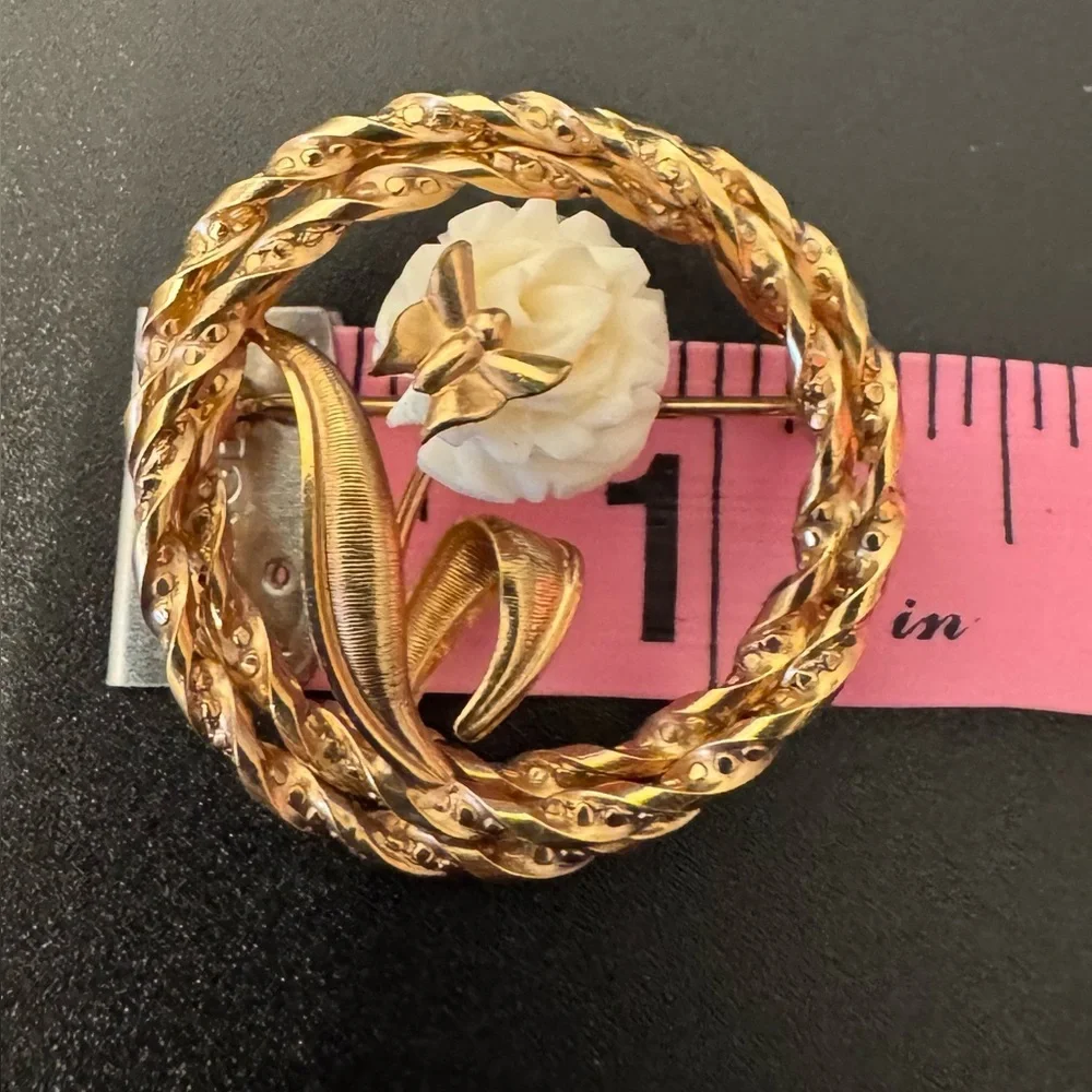 Vintage Curtis 1/20 14K Gold Filled Rose Wreath Brooch Floral Pin 1950s - EUC